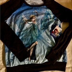 Frozen Graphic pull over top S nwt